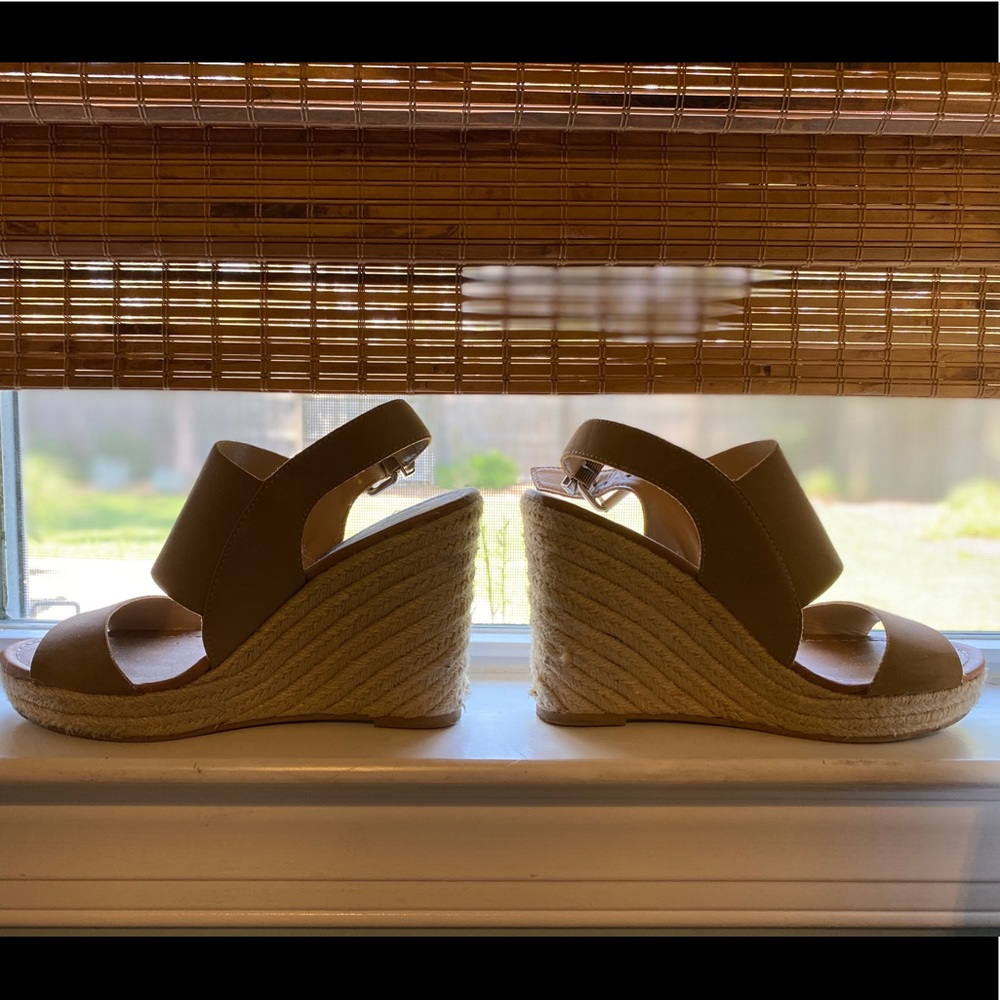 Dolce Vita Tan wedges